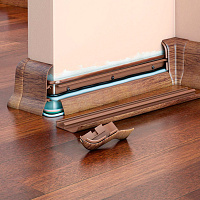 Монтаж пластикового плинтуса