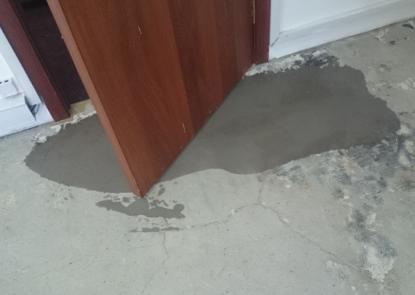 Ремонт поверхности, шпатлевание трещин и усадочных швов